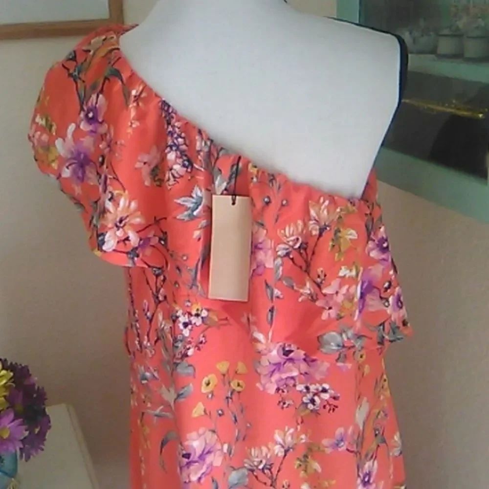 NWT Gilli One Shoulder Shift Dress - Picture 6 of 13